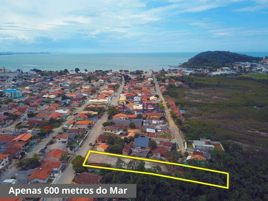 Foto 1 de Lote/Terreno à venda, 1350m² em Centro, Penha