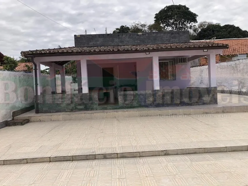 Foto 1 de Casa com 2 Quartos à venda, 67m² em Areal, Araruama