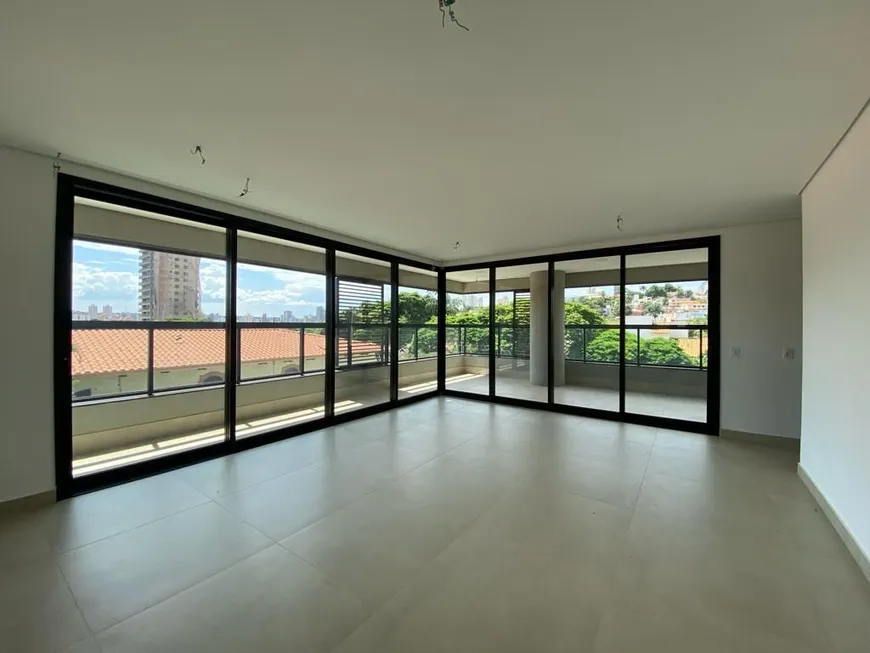 Foto 1 de Apartamento com 3 Quartos à venda, 200m² em Patrimônio, Uberlândia