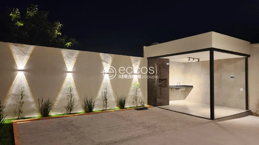 Foto 1 de Casa com 3 Quartos à venda, 127m² em Jardim Holanda, Uberlândia