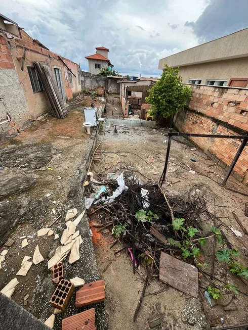 Foto 1 de Casa com 2 Quartos à venda, 180m² em Nossa Senhora de Fátima, Contagem