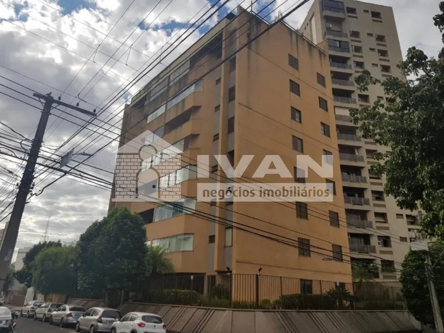 Foto 1 de Cobertura com 5 Quartos para alugar, 467m² em Martins, Uberlândia