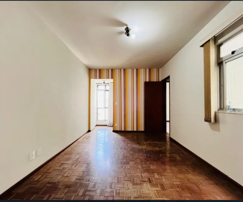 Foto 1 de Apartamento com 1 Quarto à venda, 71m² em Centro, Juiz de Fora