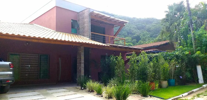 Foto 1 de Casa de Condomínio com 3 Quartos à venda, 262m² em Loteamento Recanto Sandra, Caraguatatuba