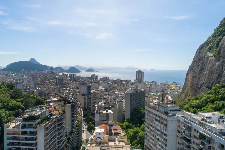 Foto 1 de Apartamento com 2 Quartos à venda, 90m² em Copacabana, Rio de Janeiro