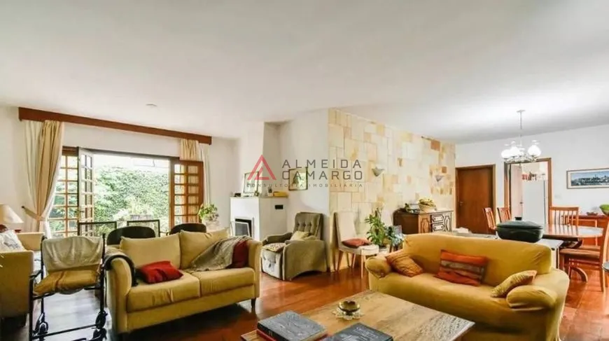 Foto 1 de Casa com 4 Quartos à venda, 480m² em Alto de Pinheiros, São Paulo