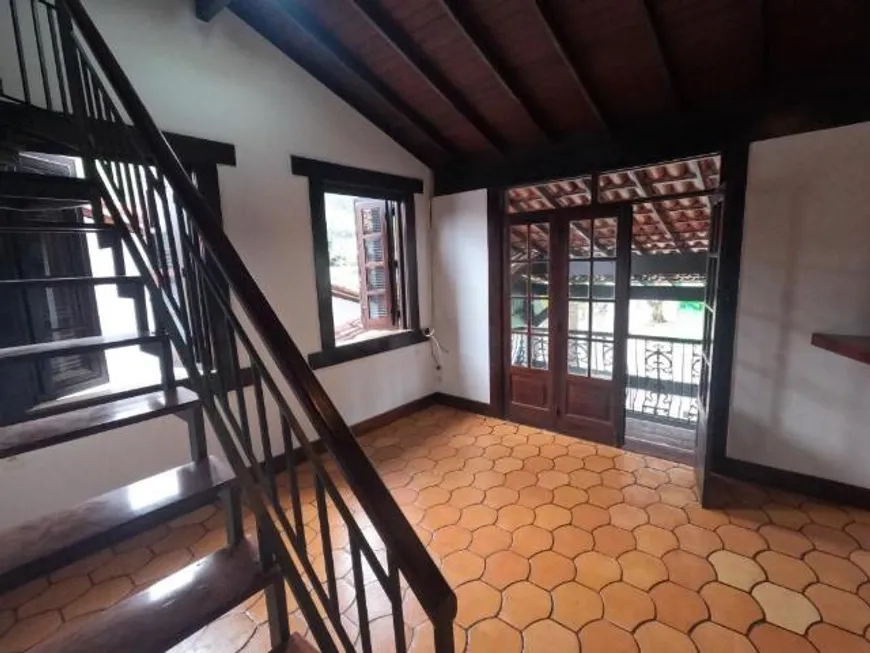 Foto 1 de Casa com 4 Quartos à venda, 360m² em São Francisco, Niterói