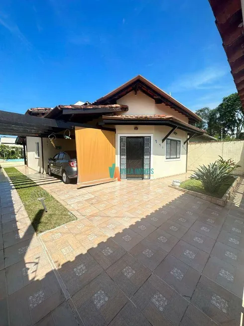 Foto 1 de Casa com 3 Quartos à venda, 165m² em Jardim Britânia, Caraguatatuba