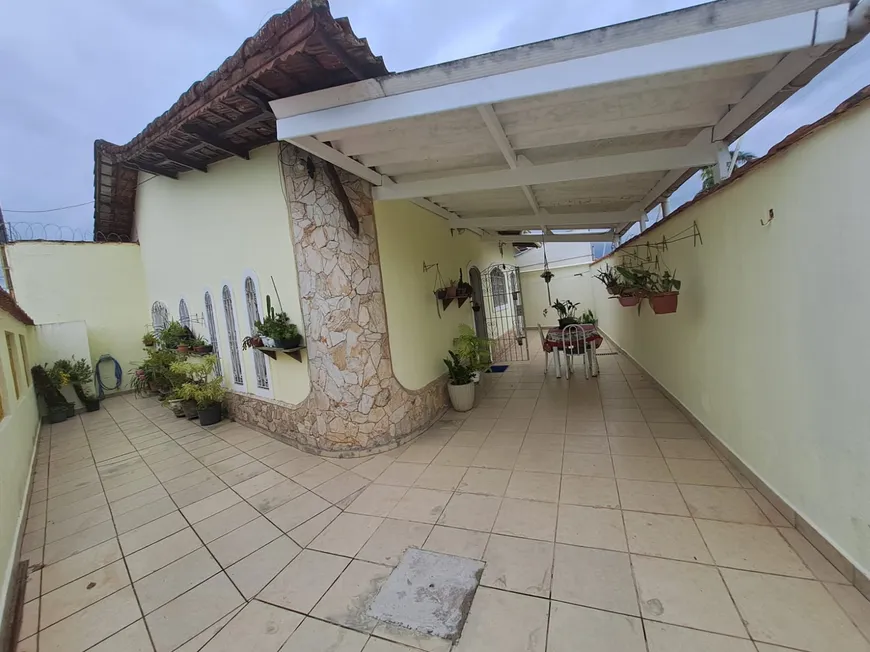 Foto 1 de Casa com 2 Quartos à venda, 70m² em Vila Caicara, Praia Grande