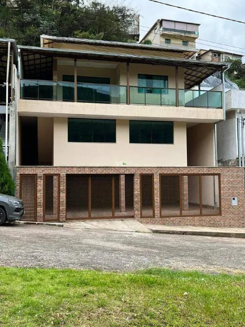 Foto 1 de Casa com 3 Quartos à venda, 209m² em , Raposos