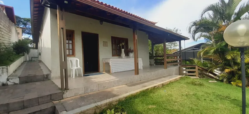 Foto 1 de Casa com 3 Quartos à venda, 660m² em Santa Rosa, Belo Horizonte