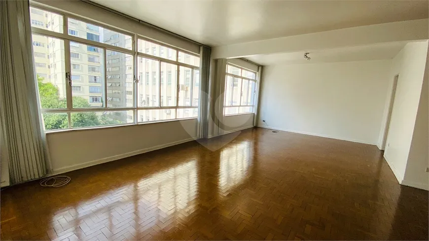Foto 1 de Apartamento com 3 Quartos à venda, 200m² em Jardim América, São Paulo
