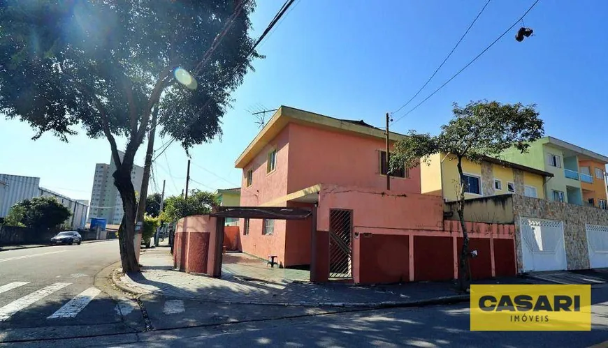 Foto 1 de Sobrado com 5 Quartos à venda, 180m² em Jardim Ocara, Santo André