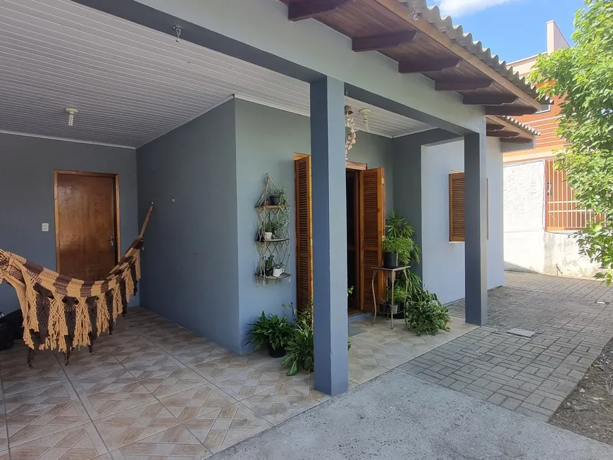 Foto 1 de Casa com 2 Quartos à venda, 72m² em Mathias Velho, Canoas