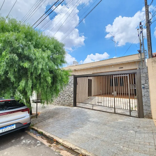 Foto 1 de Casa com 4 Quartos para venda ou aluguel, 225m² em Jardim Panorama, Bauru