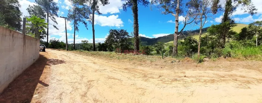 Foto 1 de Lote/Terreno à venda, 732m² em Fazenda Suica, Teresópolis