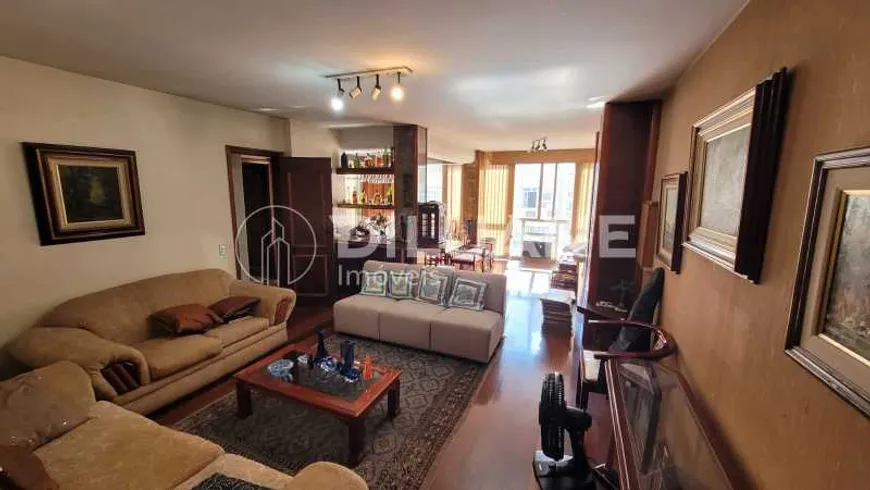 Foto 1 de Apartamento com 3 Quartos para alugar, 140m² em Copacabana, Rio de Janeiro