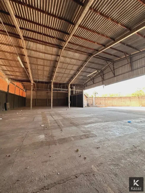 Foto 1 de Galpão/Depósito/Armazém para venda ou aluguel, 900m² em Coxipó, Cuiabá