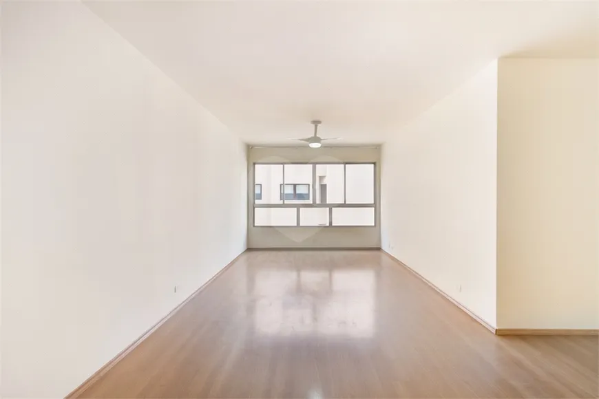 Foto 1 de Apartamento com 3 Quartos à venda, 127m² em Jardim América, São Paulo