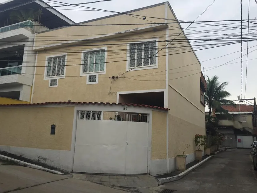 Foto 1 de Casa de Condomínio com 4 Quartos à venda, 170m² em Anchieta, Rio de Janeiro