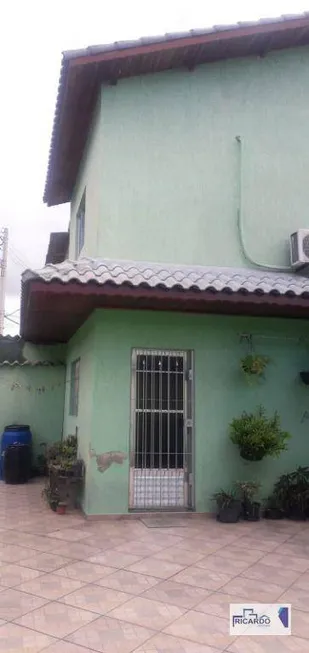 Foto 1 de Sobrado com 3 Quartos à venda, 119m² em Jardim Adriane, Itaquaquecetuba