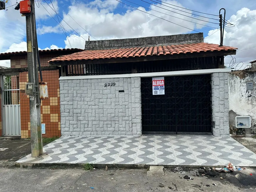 Foto 1 de Casa com 3 Quartos para alugar, 130m² em Rodolfo Teófilo, Fortaleza