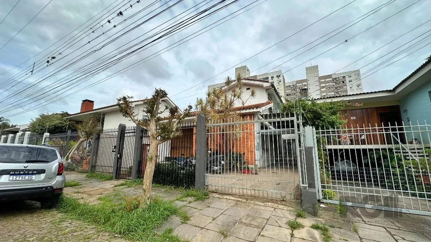 Foto 1 de Casa com 3 Quartos à venda, 199m² em Teresópolis, Porto Alegre