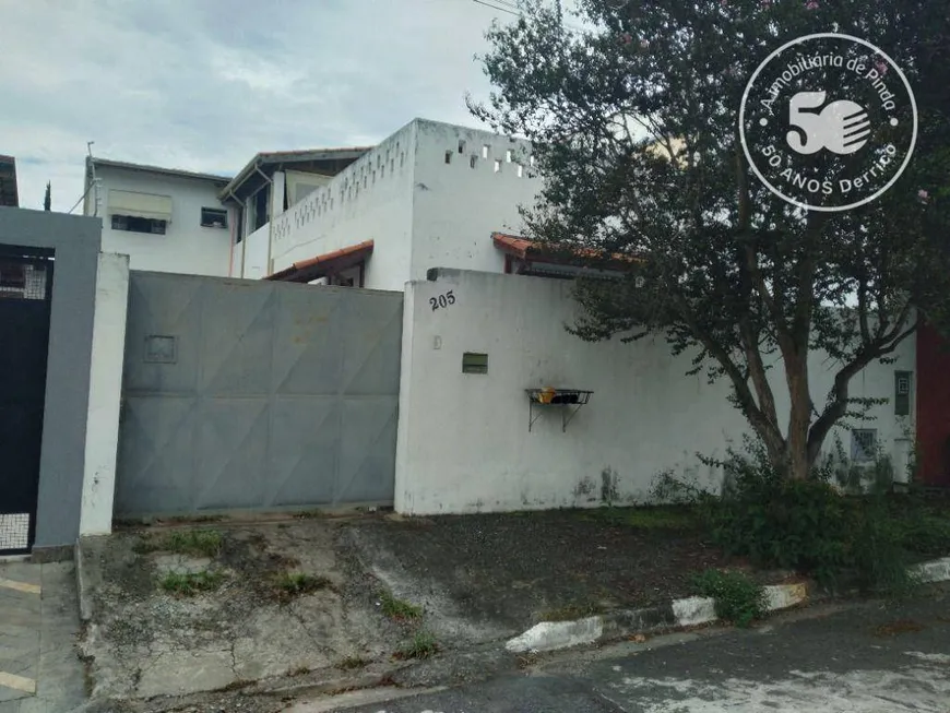 Foto 1 de Sobrado com 3 Quartos à venda, 180m² em Vila Suiça, Pindamonhangaba