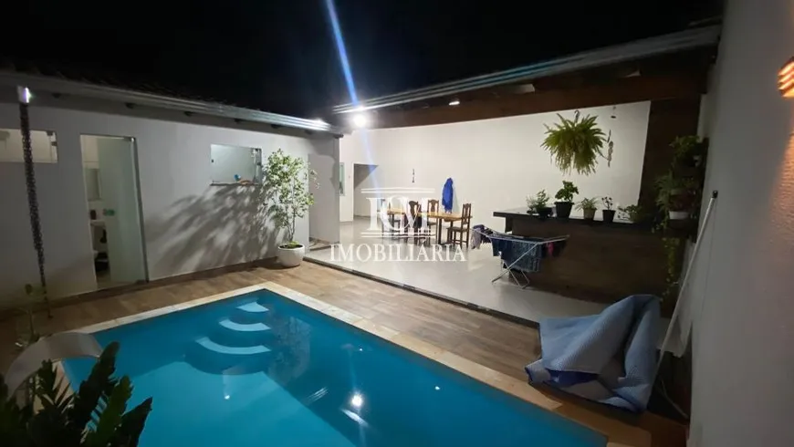 Foto 1 de Casa com 2 Quartos à venda, 130m² em Jardim Europa, Uberlândia