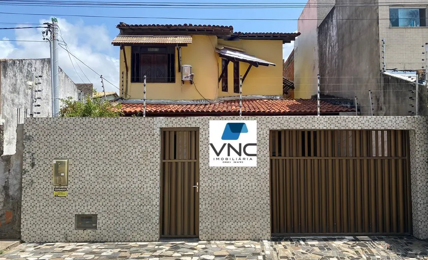 Foto 1 de Sobrado com 4 Quartos à venda, 170m² em Atalaia, Aracaju