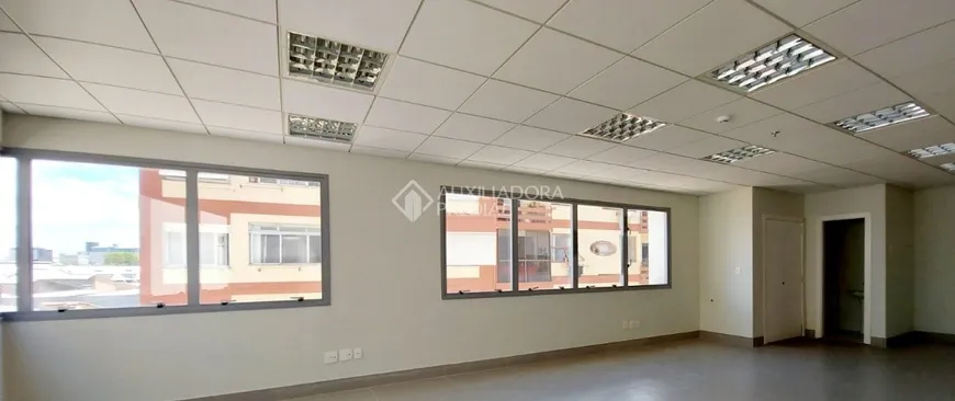 Foto 1 de Sala Comercial à venda, 63m² em Floresta, Porto Alegre