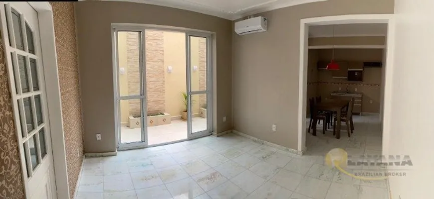 Foto 1 de Apartamento com 2 Quartos à venda, 71m² em Floresta, Porto Alegre