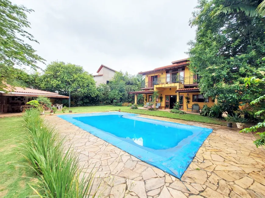 Foto 1 de Casa com 4 Quartos à venda, 395m² em Granja Viana, Carapicuíba