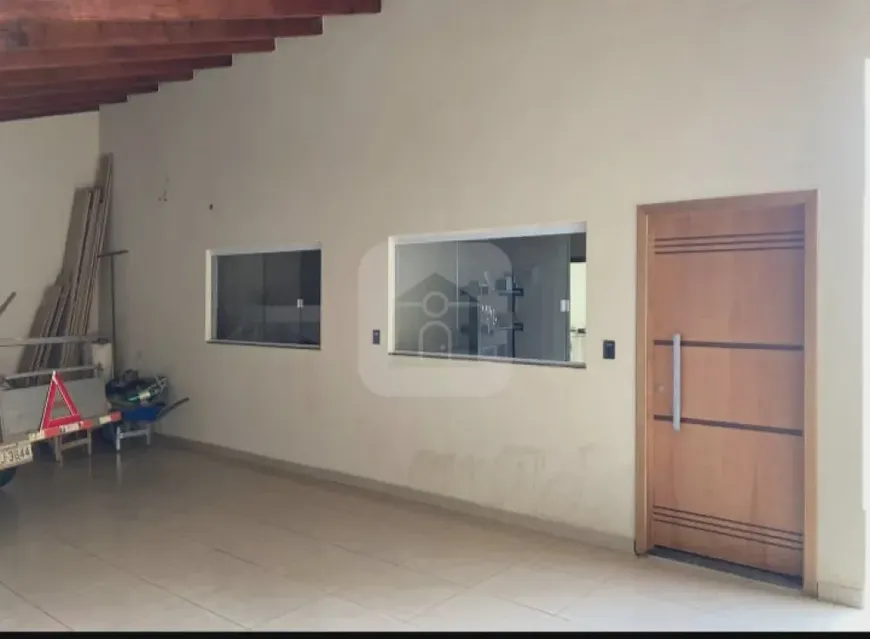 Foto 1 de Casa com 3 Quartos à venda, 180m² em Laranjeiras, Uberlândia