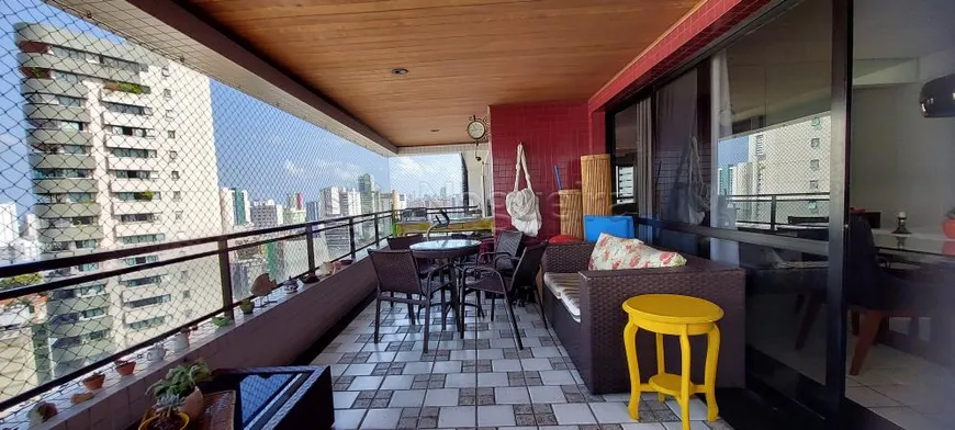 Foto 1 de Apartamento com 4 Quartos à venda, 189m² em Graças, Recife