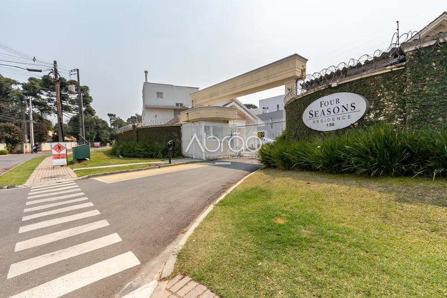Foto 1 de Casa de Condomínio com 4 Quartos à venda, 273m² em Santa Felicidade, Curitiba