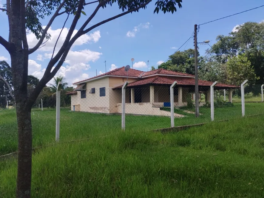 Foto 1 de Fazenda/Sítio com 3 Quartos à venda, 20000m² em Zona Rural, Cássia dos Coqueiros