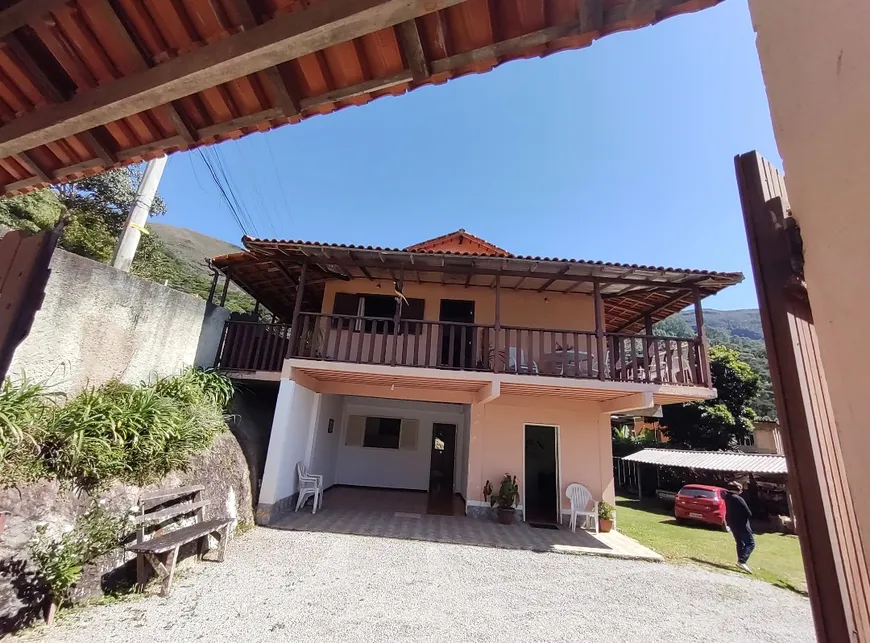 Foto 1 de Casa com 3 Quartos à venda, 590m² em Itaipava, Petrópolis
