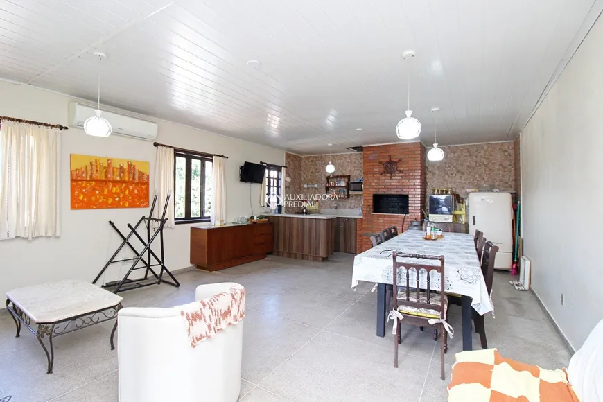 Foto 1 de Casa com 3 Quartos à venda, 180m² em Morro Santana, Porto Alegre