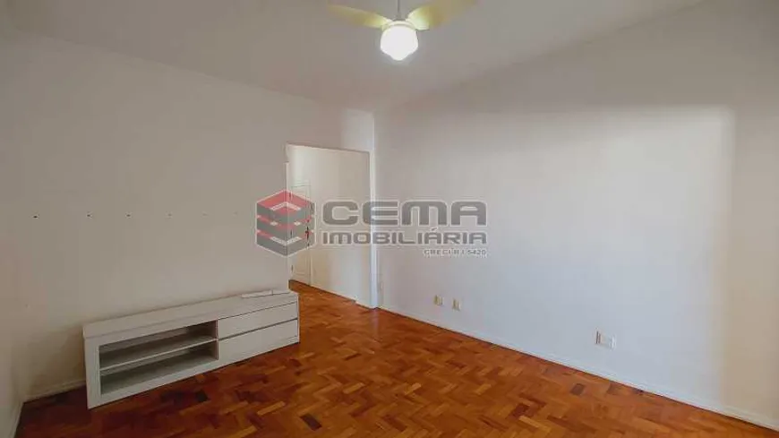 Foto 1 de Kitnet com 1 Quarto à venda, 46m² em Catete, Rio de Janeiro