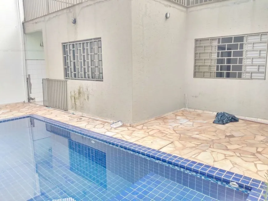 Foto 1 de Casa com 5 Quartos para alugar, 270m² em Vigilato Pereira, Uberlândia