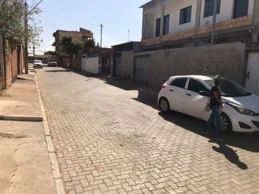 Foto 1 de Casa com 2 Quartos à venda, 200m² em Setor Habitacional Sol Nascente, Brasília