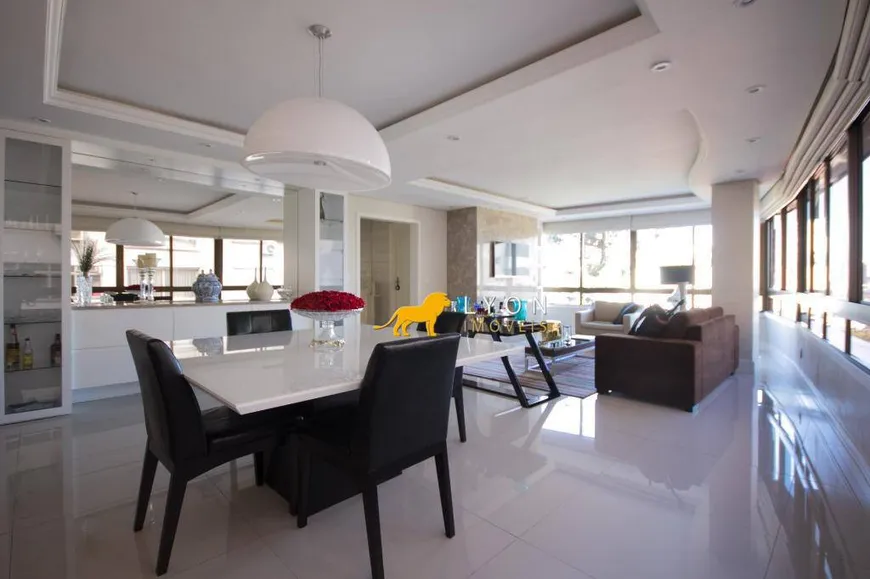 Foto 1 de Apartamento com 4 Quartos à venda, 182m² em Petrópolis, Porto Alegre