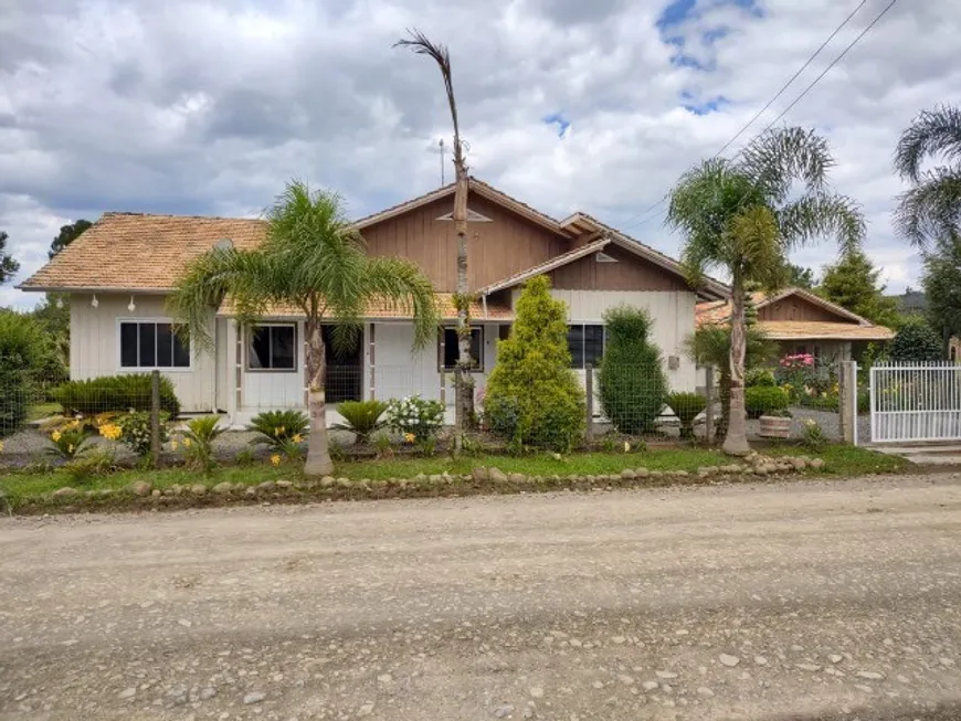 Foto 1 de Fazenda/Sítio com 6 Quartos à venda, 400m² em , Rio do Campo