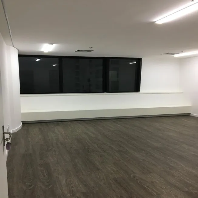 Foto 1 de Sala Comercial para venda ou aluguel, 30m² em Cerqueira César, São Paulo