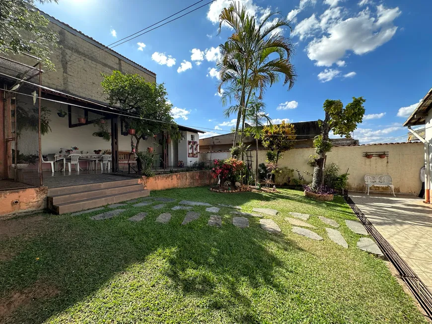 Foto 1 de Casa com 3 Quartos à venda, 360m² em Santa Cruz, Belo Horizonte