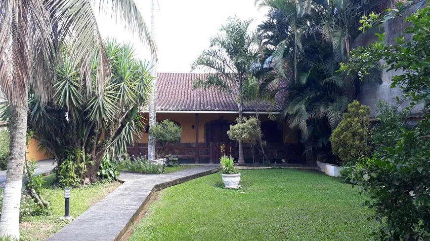 Foto 1 de Casa com 3 Quartos à venda, 600m² em Papucaia, Cachoeiras de Macacu
