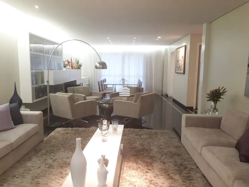 Foto 1 de Apartamento com 4 Quartos à venda, 210m² em Planalto Paulista, São Paulo