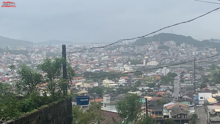 Foto 1 de Lote/Terreno à venda, 420m² em Forquilhinhas, São José