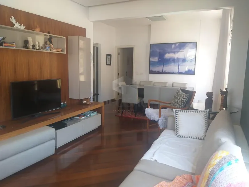 Foto 1 de Apartamento com 4 Quartos à venda, 160m² em Santo Antônio, Belo Horizonte